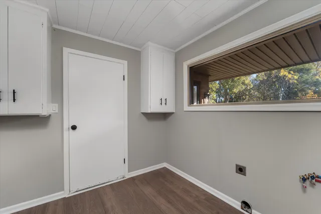 $369,500 | 26261 La Muera Street, Farmington, MI 48334