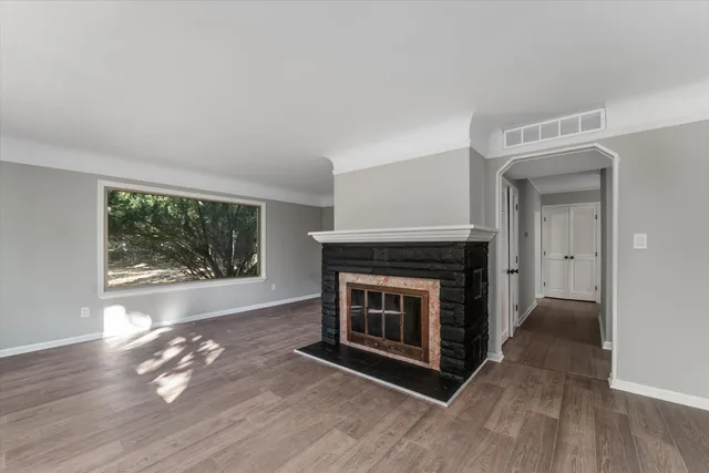 $369,500 | 26261 La Muera Street, Farmington, MI 48334