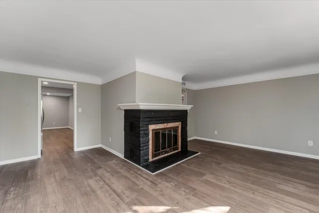 $369,500 | 26261 La Muera Street, Farmington, MI 48334