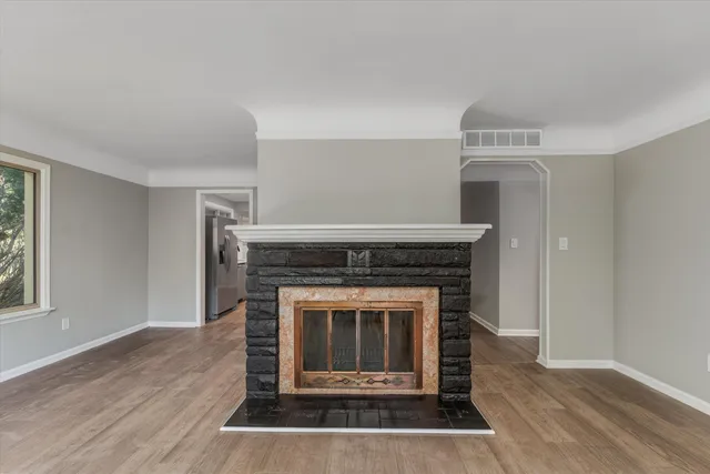 $369,500 | 26261 La Muera Street, Farmington, MI 48334