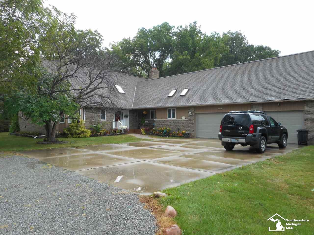 29224 East River Road Grosse Ile, MI 48138 - Photo 2 of 6