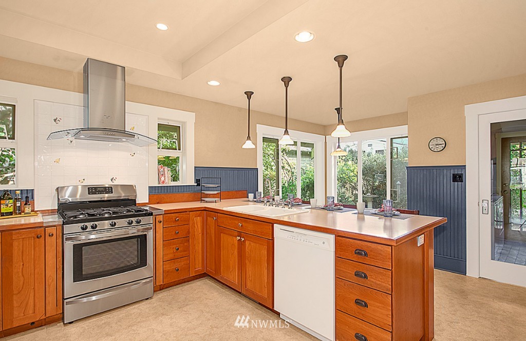 115 North 81st Street Seattle, WA 98103 - Photo 4 of 16 Gallery Image 4