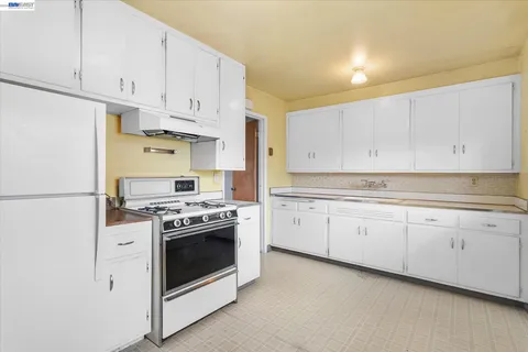 $695,000 | 26350 Stryker Street, Hayward, CA 94545