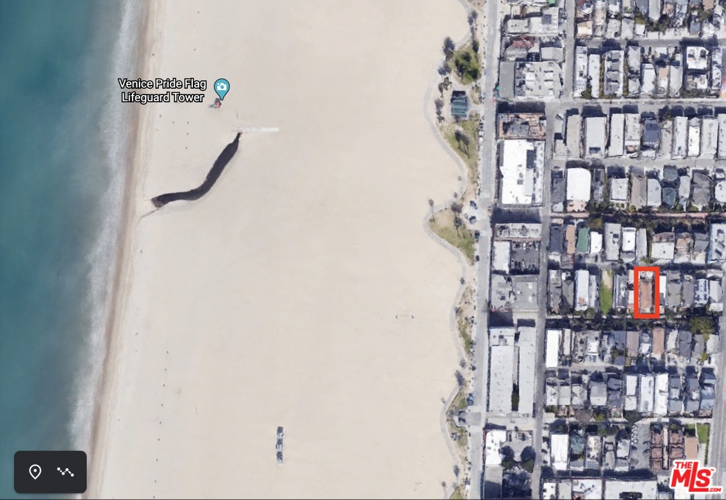 33 East Wave Avenue Venice, CA 90291 - Photo 1 of 6