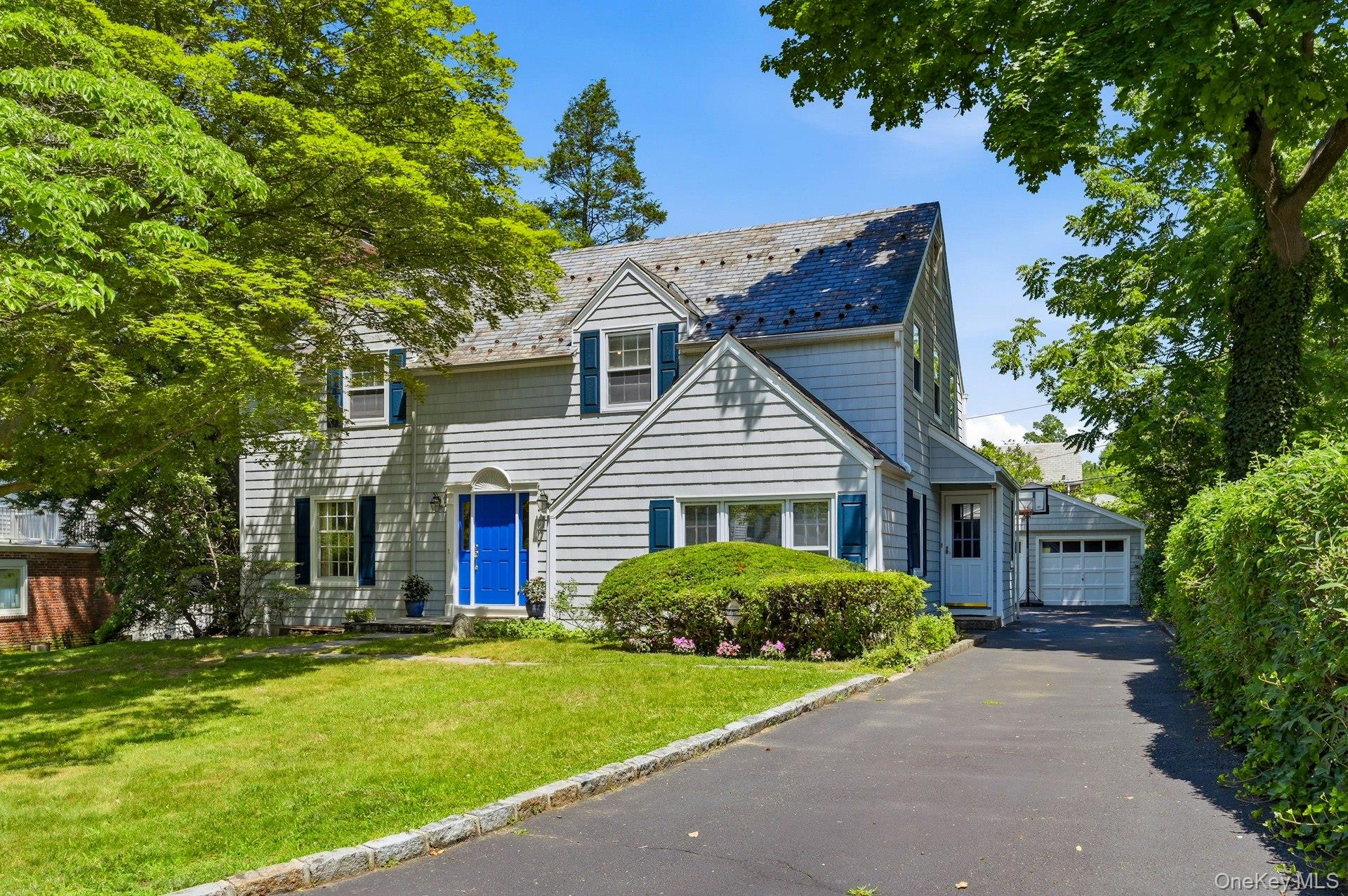 17 Monfort Road Port Washington, NY 11050 - Photo 1 of 8