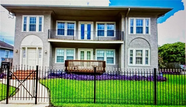 $2,400 | 2907 Calhoun Street, Unit UPPR, New Orleans, LA 70118