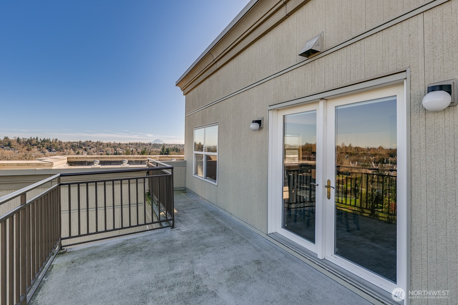 3221 Southwest Avalon Way, Unit 201 Seattle, WA 98126 - Photo 31 of 34