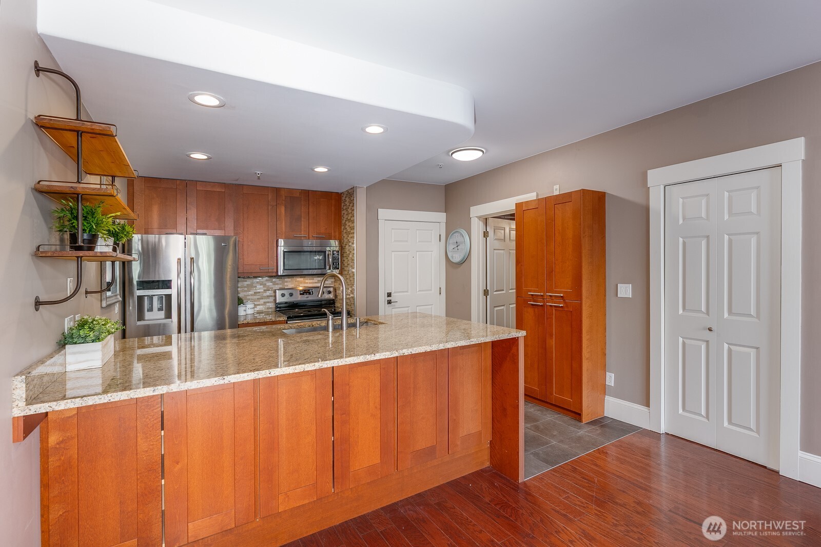 3221 Southwest Avalon Way, Unit 201 Seattle, WA 98126 - Photo 7 of 34