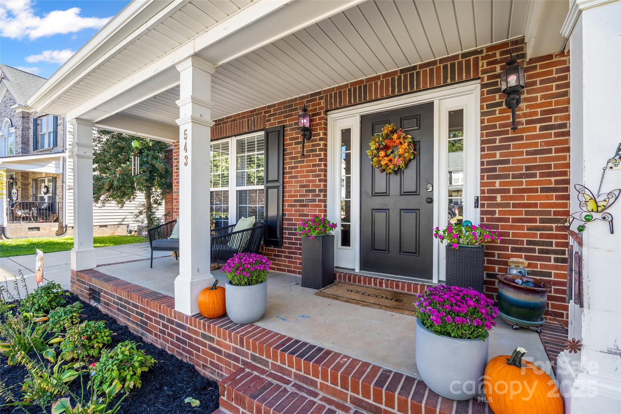 543 St George Road Fort Mill, SC 29708 - Photo 2 of 42 a front view of a house with fountain