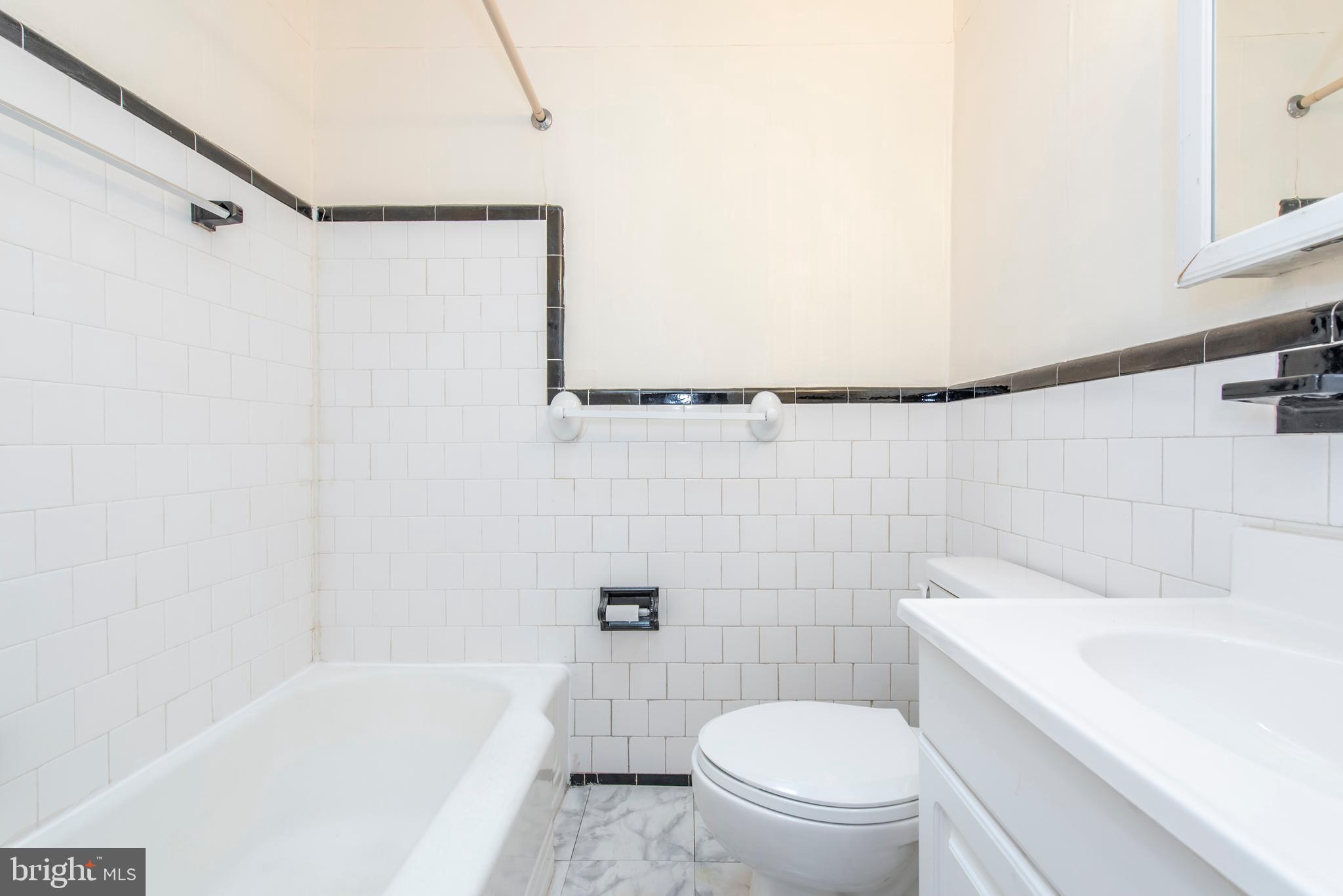 5418 Masefield Road Baltimore, MD 21229 - Photo 22 of 35 Full bathroom