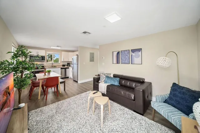 $2,300 | 2311 Scott Street, Unit 4, Hollywood, FL 33020