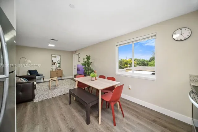 $2,300 | 2311 Scott Street, Unit 4, Hollywood, FL 33020