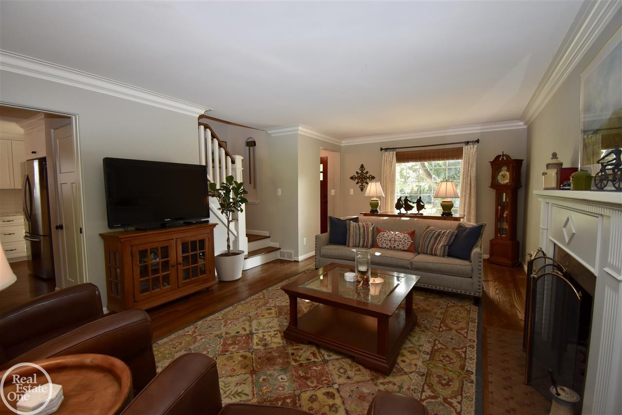 488 Fisher Road Grosse Pointe Farms, MI 48230 - Photo 5 of 40