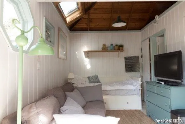 $6,000 | 35 Beachwold Avenue, Ocean Beach, NY 11770