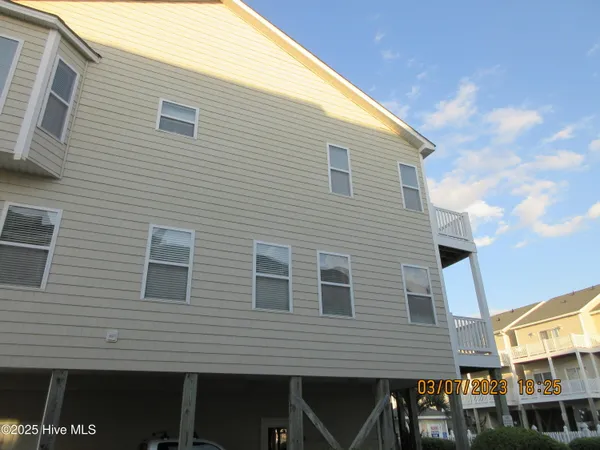 $2,100 | 108 Sea Star Circle, Unit 108, Surf City, NC 28445