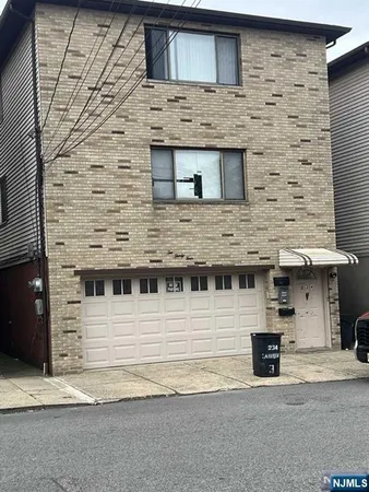 $2,800 | 234 Kamena Street, Unit 3, Fairview, NJ 07022