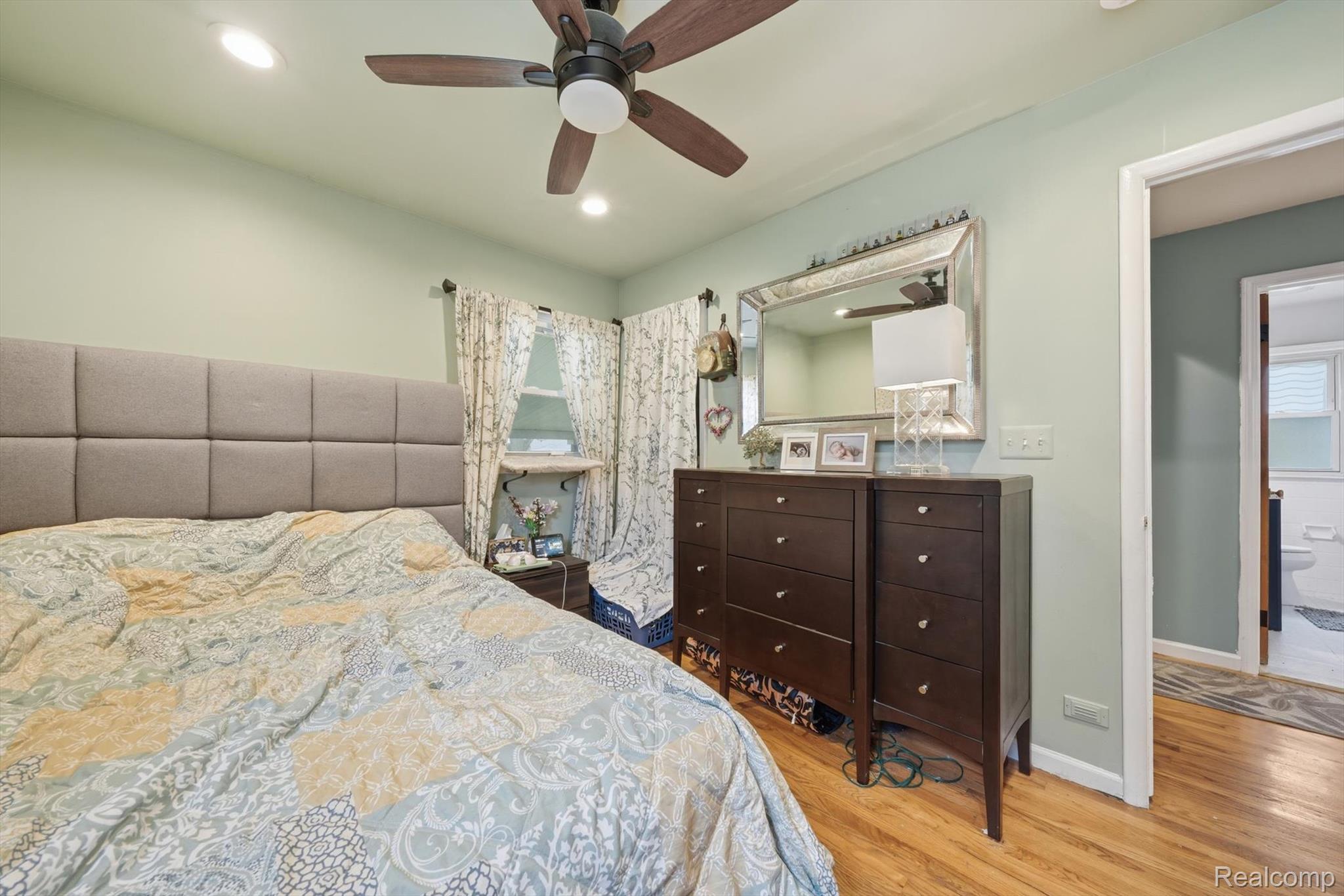 259 Sisson Street Romeo, MI 48065 - Photo 24 of 37 Bedroom featuring light wood-type flooring, ceiling fan, and recessed lighting