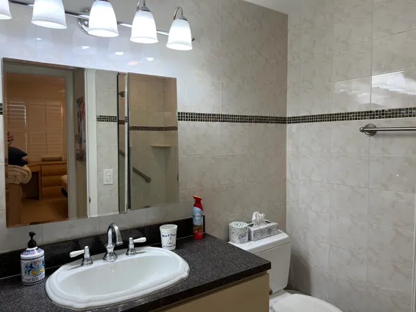 $1,950 | 183 Normandy Lane, Delray Beach, FL 33484