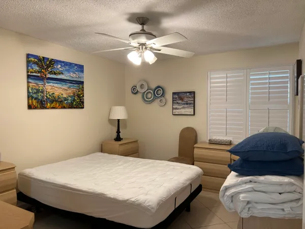 $1,950 | 183 Normandy Lane, Delray Beach, FL 33484