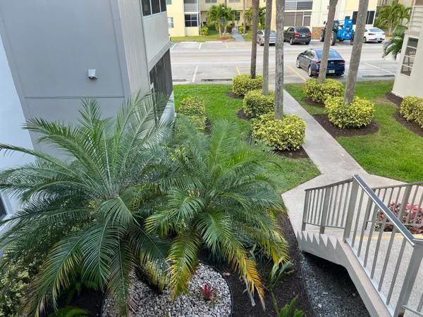 $1,950 | 183 Normandy Lane, Delray Beach, FL 33484