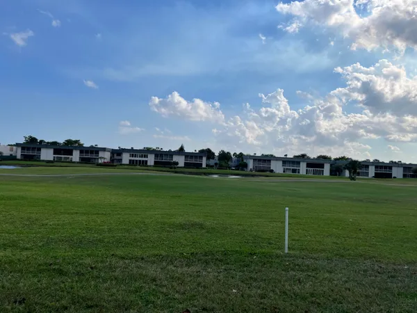 $1,950 | 183 Normandy Lane, Delray Beach, FL 33484