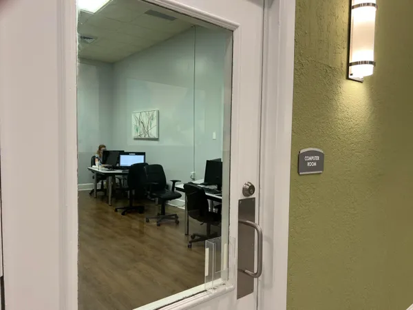 $1,950 | 183 Normandy Lane, Delray Beach, FL 33484