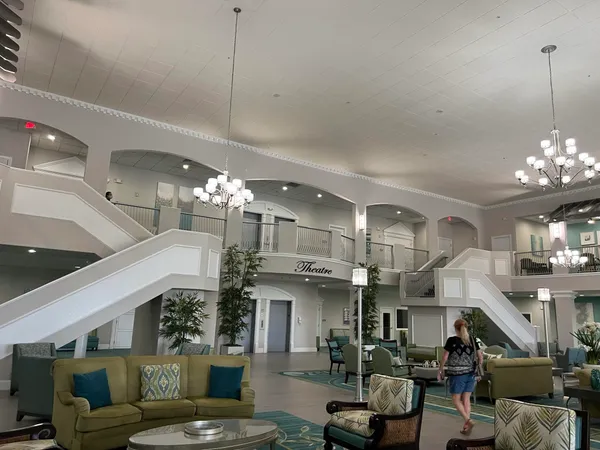 $1,950 | 183 Normandy Lane, Delray Beach, FL 33484