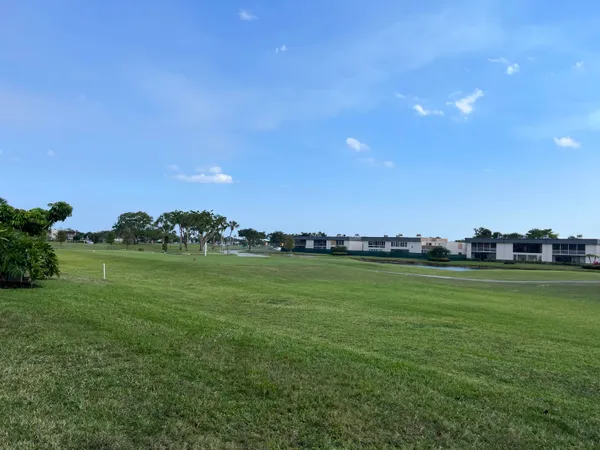 $1,950 | 183 Normandy Lane, Delray Beach, FL 33484