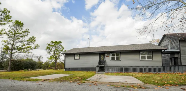 $1,700 | 12335 Roy Road, Unit CR105, Pearland, TX 77581