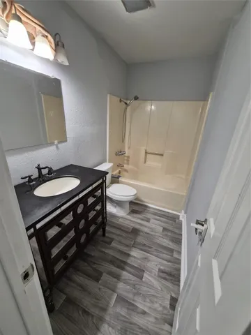 $1,700 | 12335 Roy Road, Unit CR105, Pearland, TX 77581