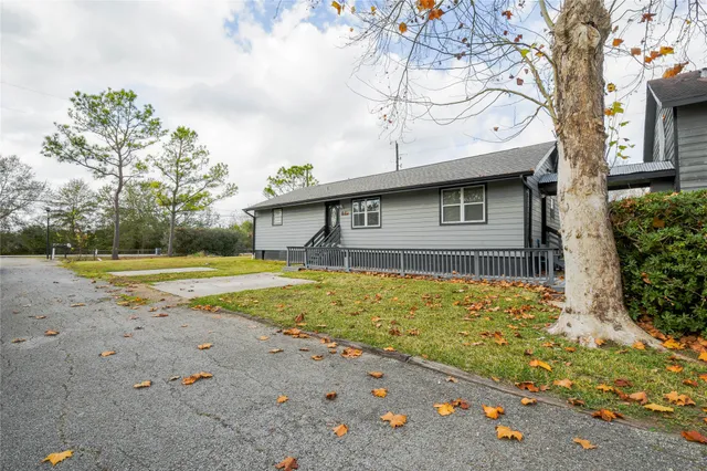 $1,700 | 12335 Roy Road, Unit CR105, Pearland, TX 77581