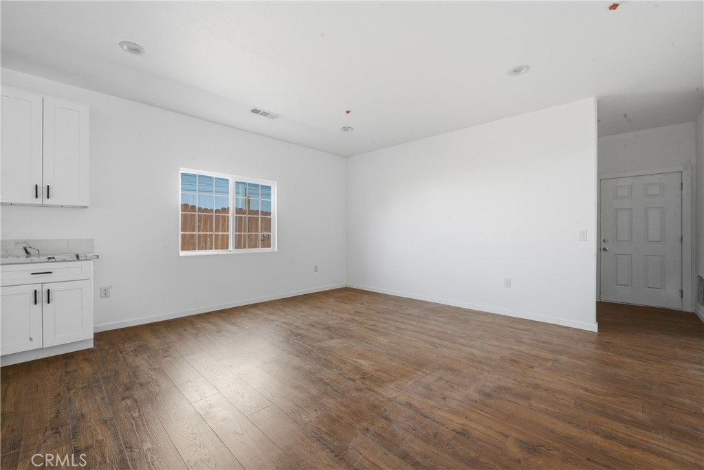 1469 East George Street Banning, CA 92220 - Photo 12 of 33 Family room current