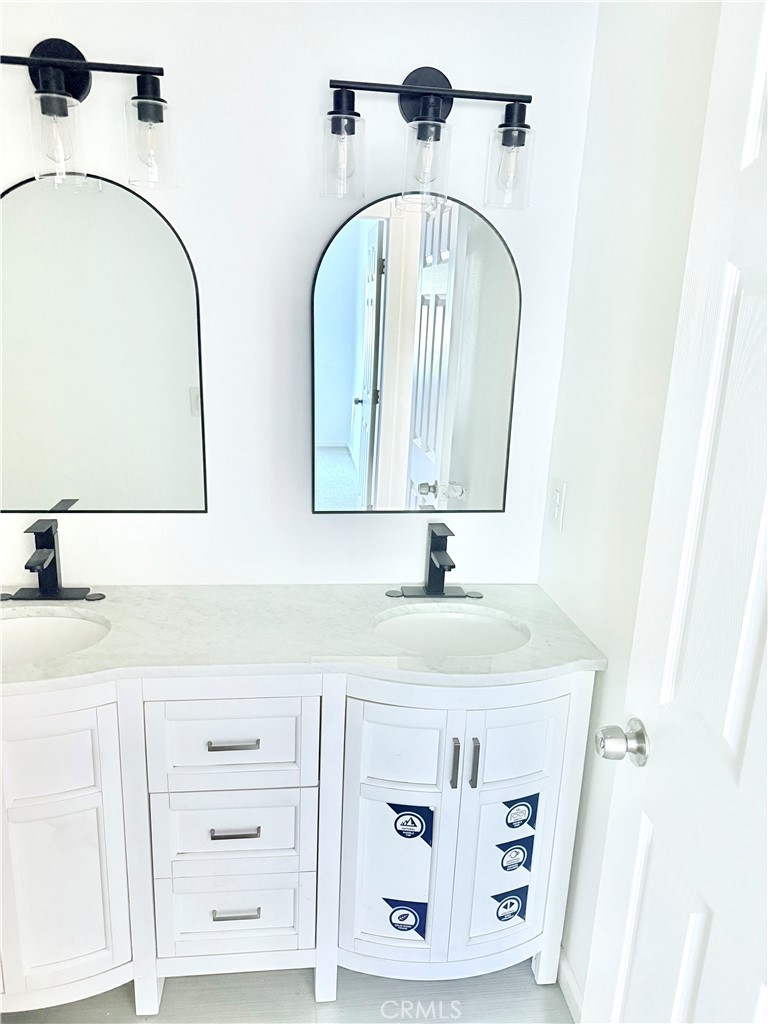 1469 East George Street Banning, CA 92220 - Photo 15 of 20 Bathroom #2 at hall