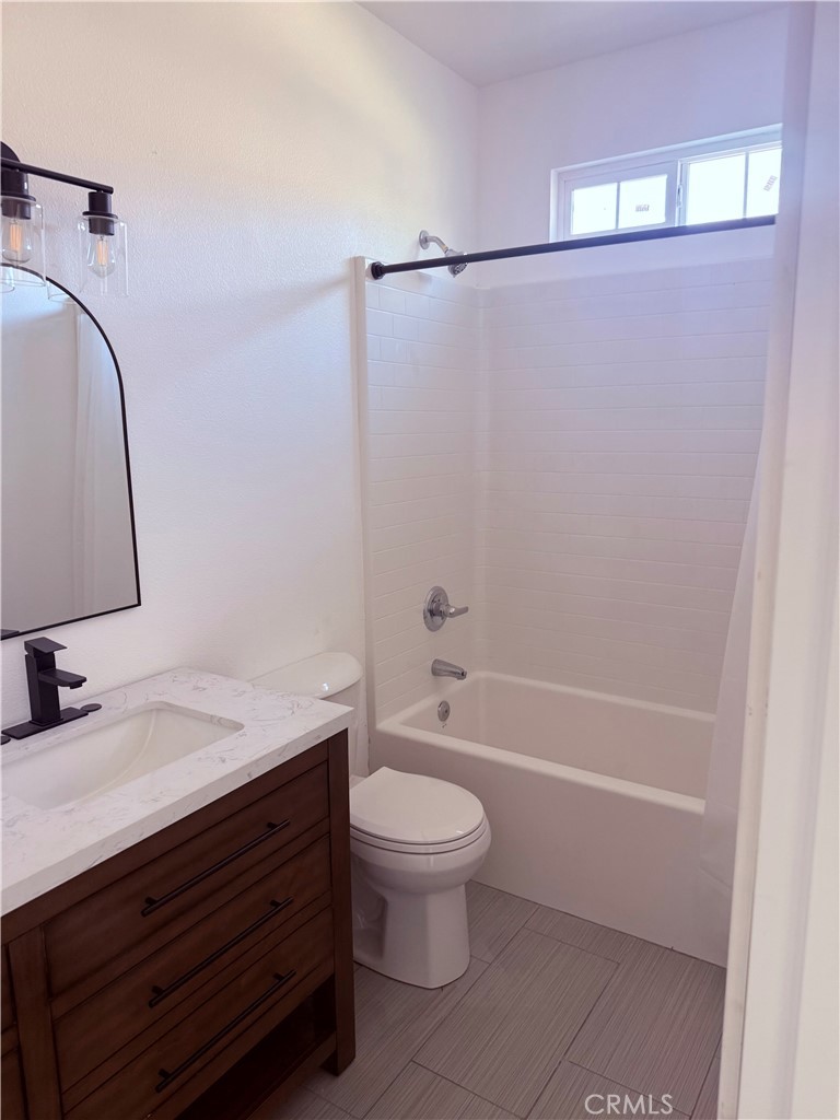1469 East George Street Banning, CA 92220 - Photo 17 of 20 Bathroom #3 in Master Bedroom