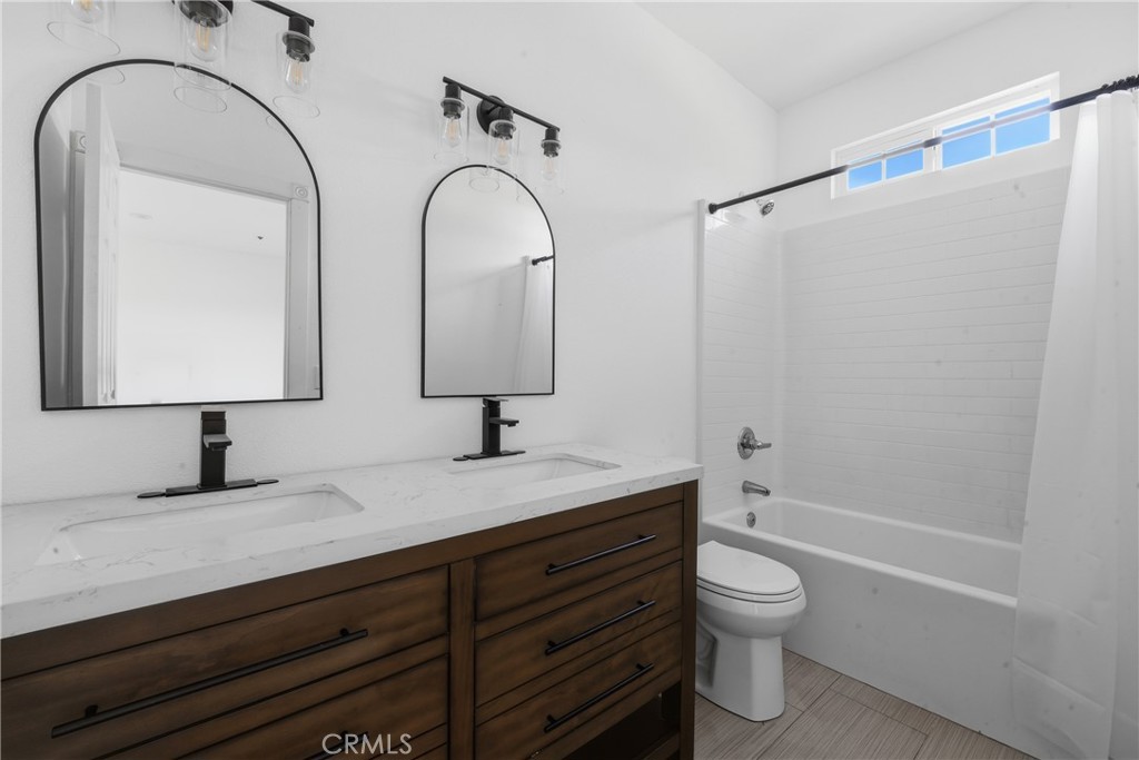 1469 East George Street Banning, CA 92220 - Photo 18 of 33 Master Bathroom