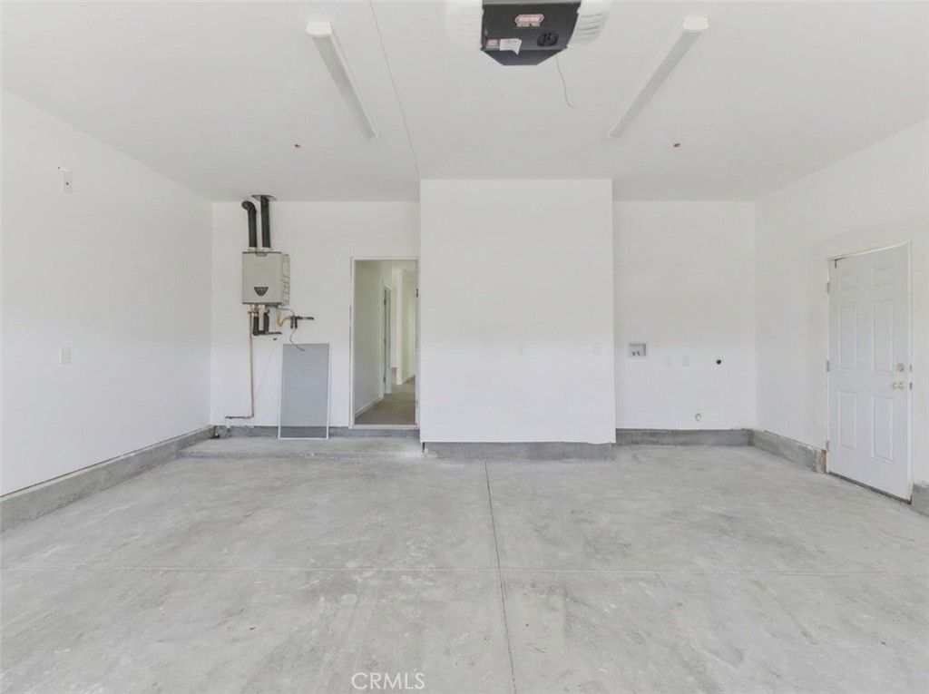 1469 East George Street Banning, CA 92220 - Photo 31 of 33 garage 1