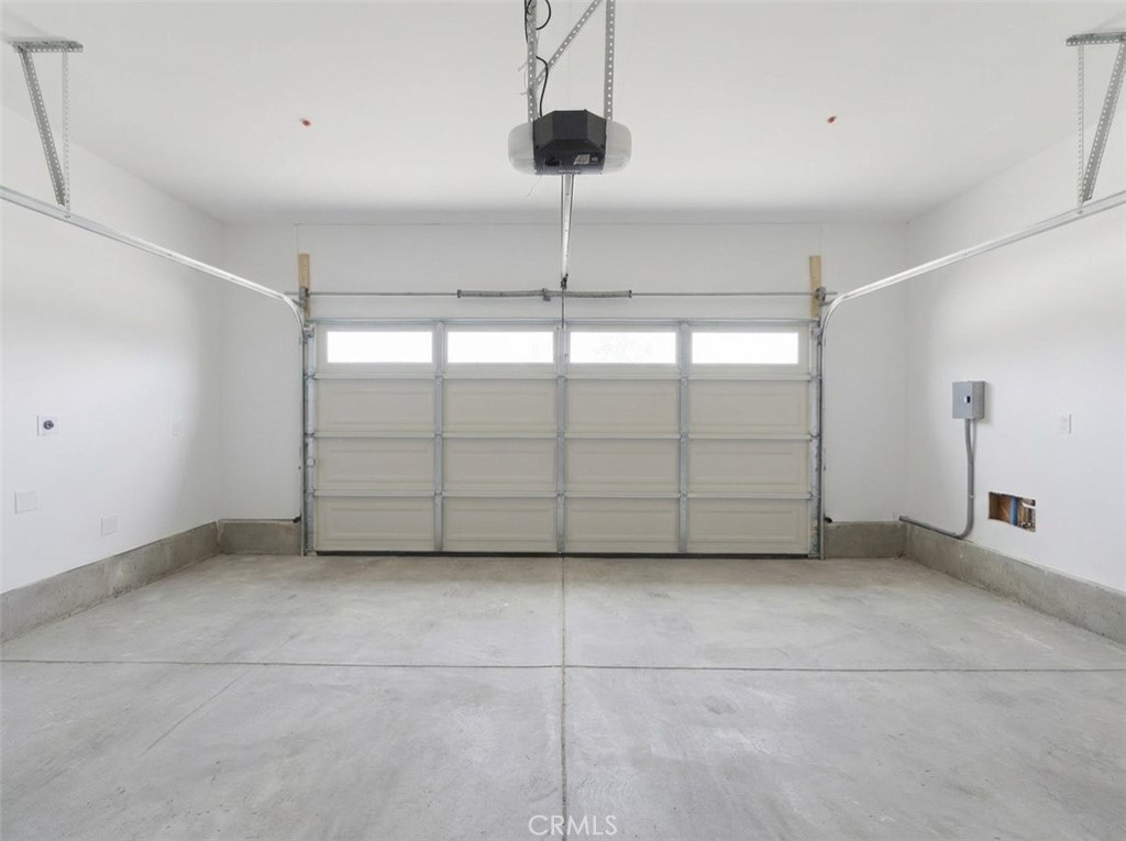1469 East George Street Banning, CA 92220 - Photo 32 of 33 garage