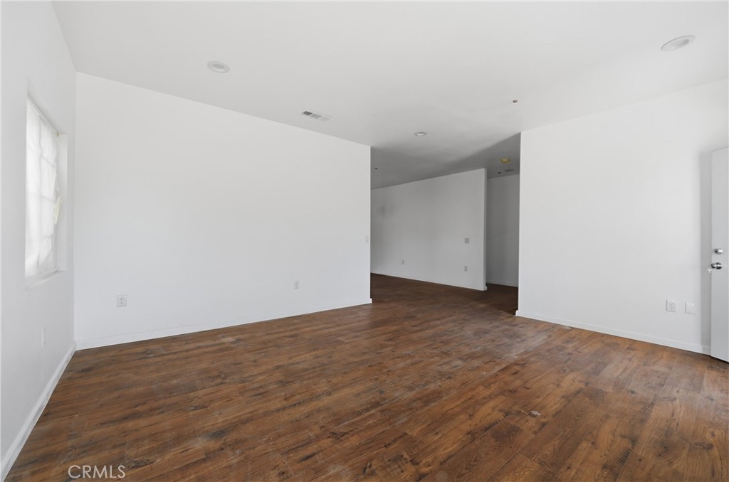 1469 East George Street Banning, CA 92220 - Photo 5 of 33 Living room current