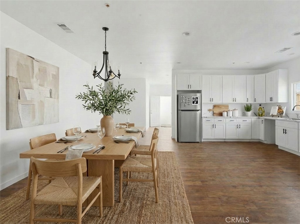 1469 East George Street Banning, CA 92220 - Photo 7 of 33 Dining area staged