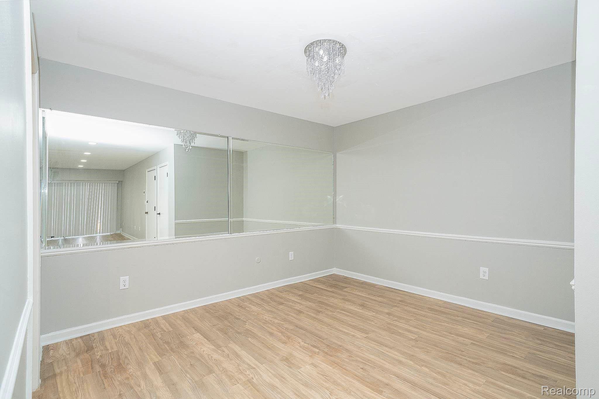 29133 Evergreen Road, Unit 7 Southfield, MI 48076 - Photo 11 of 15 Gallery Image 11