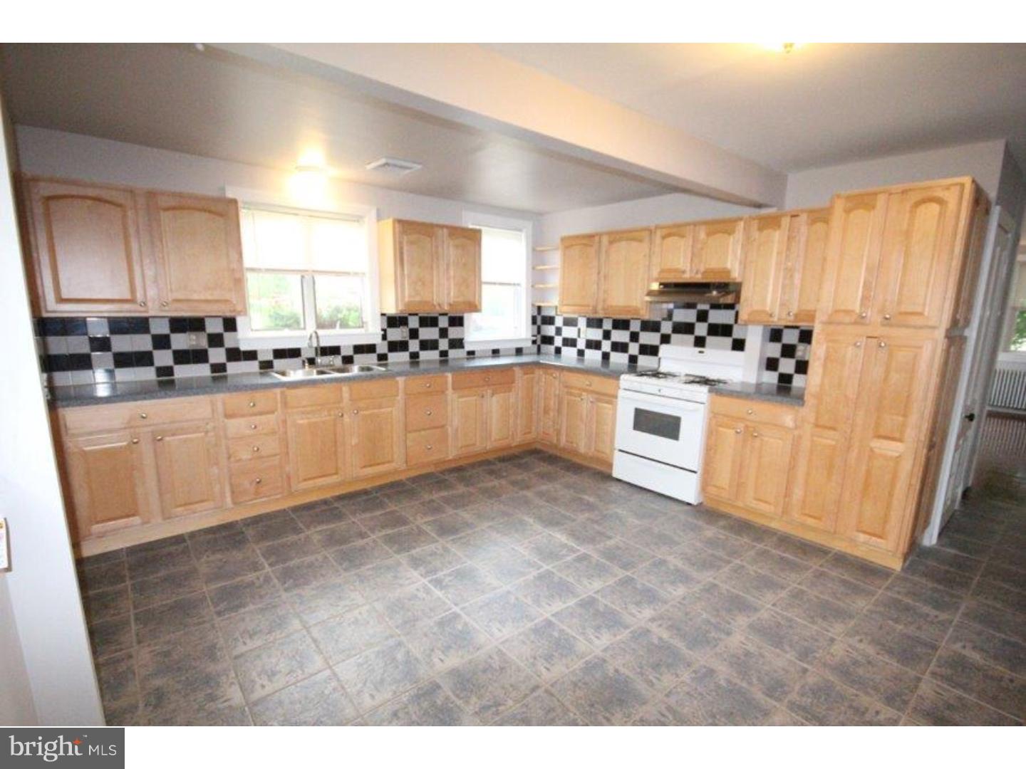 490 Borough Line Road Collegeville, PA 19426 - Photo 4 of 14 Gallery Image 4