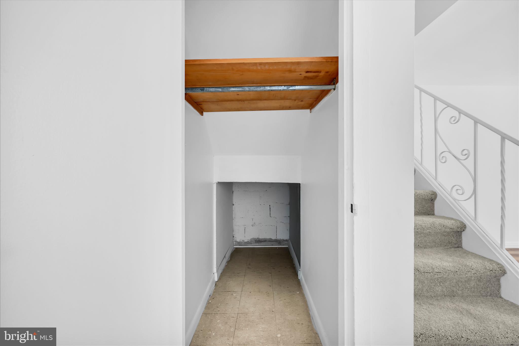 9001 Ridge Avenue, Unit 46 Philadelphia, PA 19128 - Photo 16 of 29 Staircase