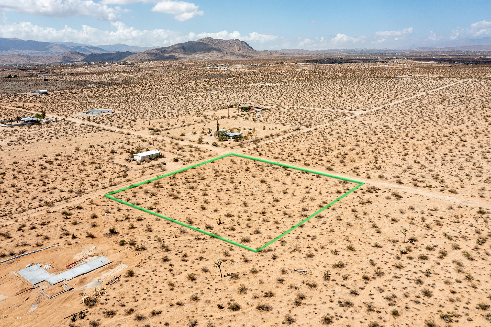 401 Stonehill Avenue Joshua Tree, CA 92252 - Photo 14 of 20 a view of an ocean beach