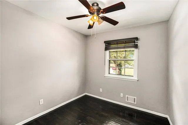 $245,000 | 215 Grant Avenue, Liberty, MO 64068