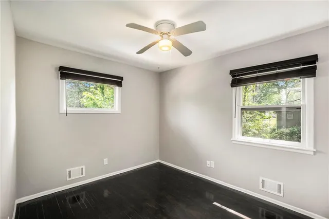 $245,000 | 215 Grant Avenue, Liberty, MO 64068