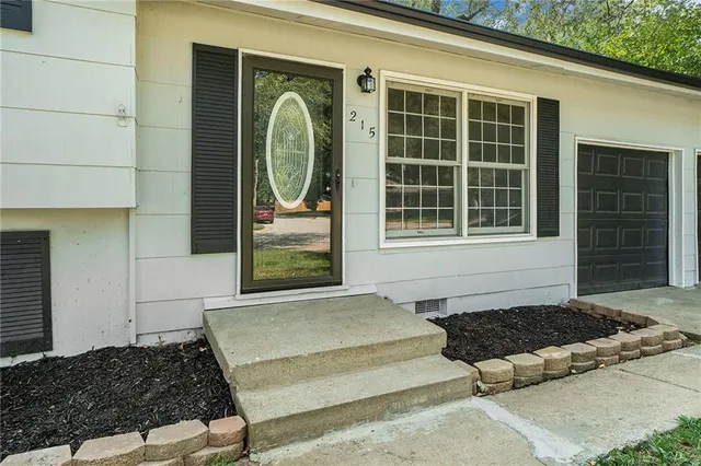 $245,000 | 215 Grant Avenue, Liberty, MO 64068