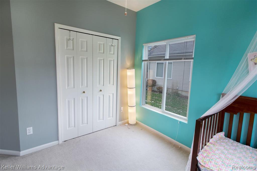 2052 Lagoon Drive Rochester, MI 48309 - Photo 23 of 32