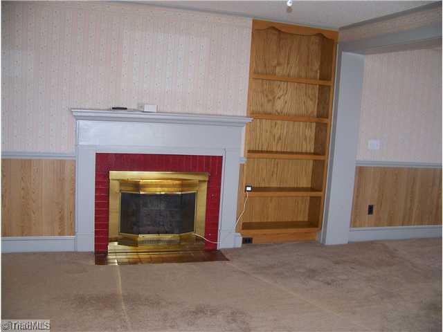 2076 Red Brush Road Mount Airy, NC 27030 - Photo 4 of 13 Living Room.