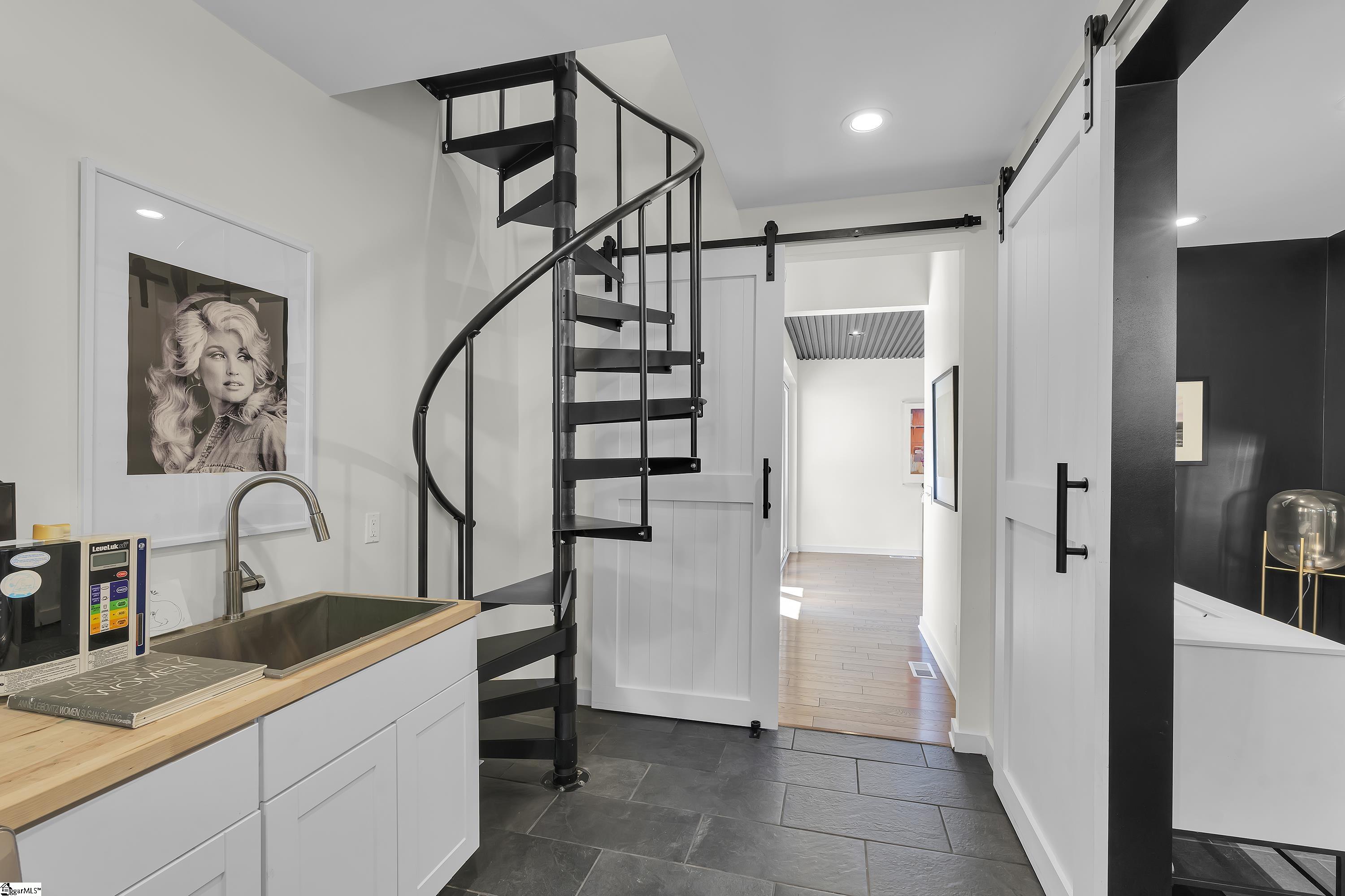 562 Club Drive Greenville, SC 29611 - Photo 28 of 44