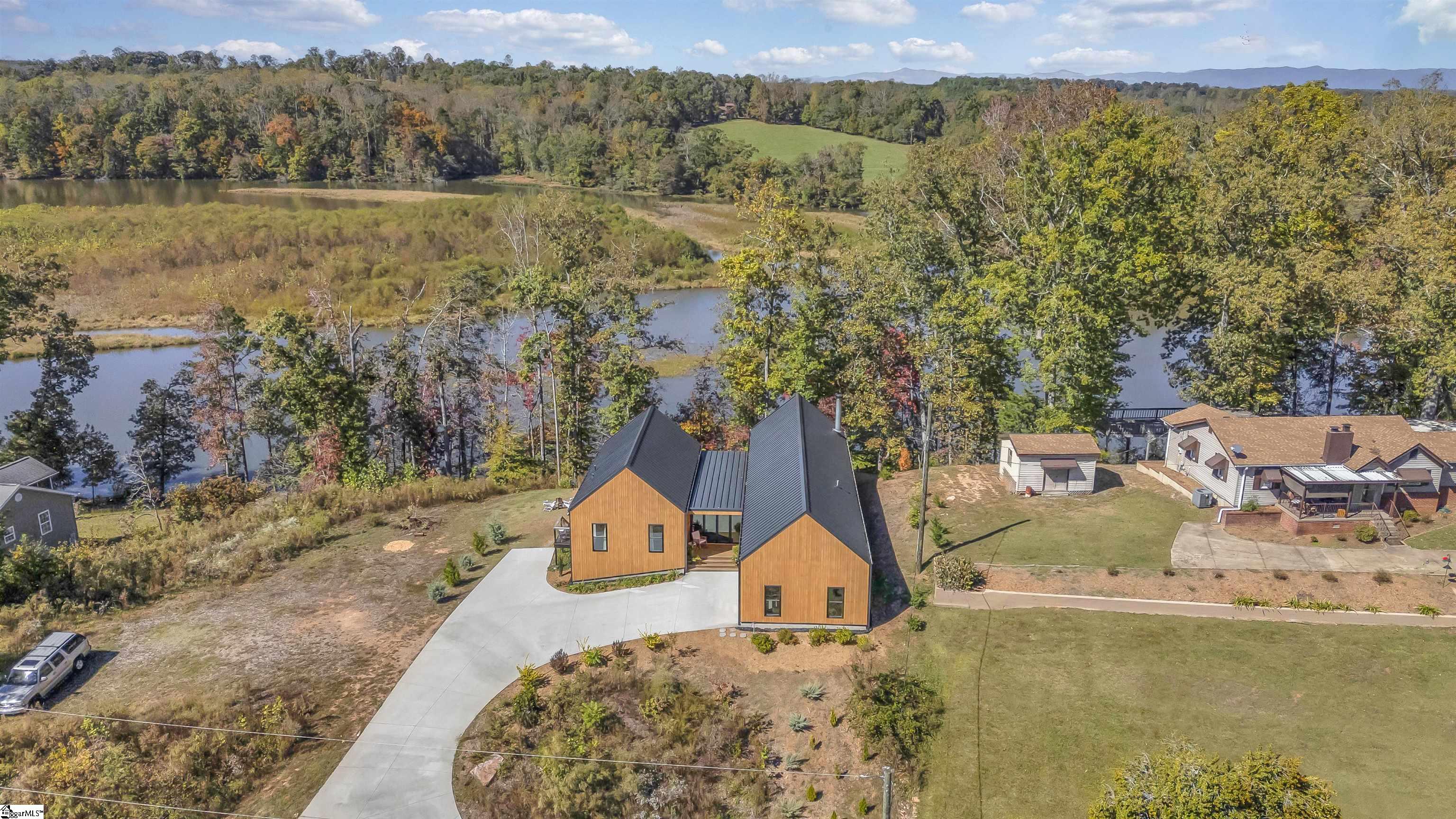 562 Club Drive Greenville, SC 29611 - Photo 3 of 44